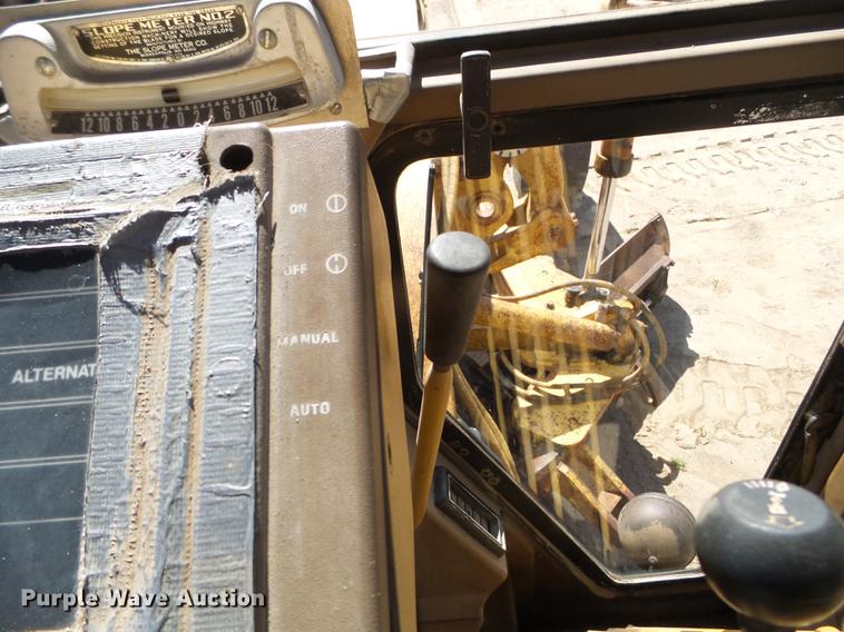 image for item DC4622 1984 Caterpillar 140G motor grader