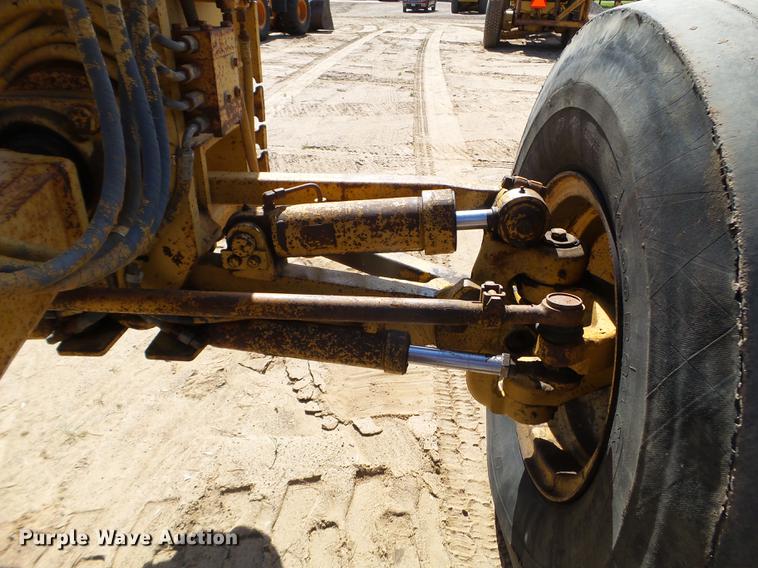 image for item DC4622 1984 Caterpillar 140G motor grader