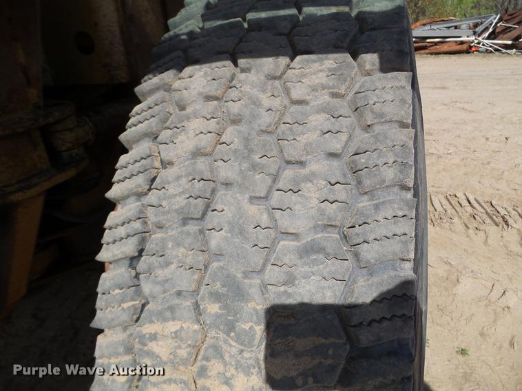 image for item DC4622 1984 Caterpillar 140G motor grader