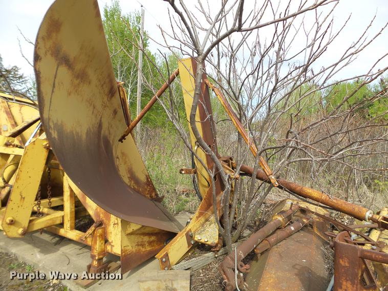 image for item DC4622 1984 Caterpillar 140G motor grader