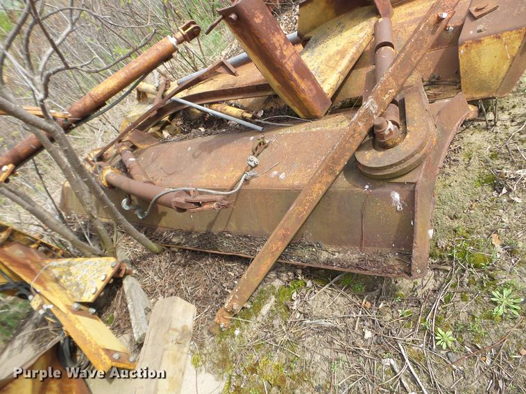 image for item DC4622 1984 Caterpillar 140G motor grader