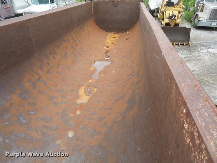 image for item DA6372 1996 Western end dump trailer