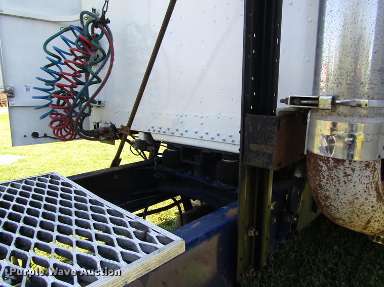 image for item DB4938 1996 Freightliner FLD semi truck