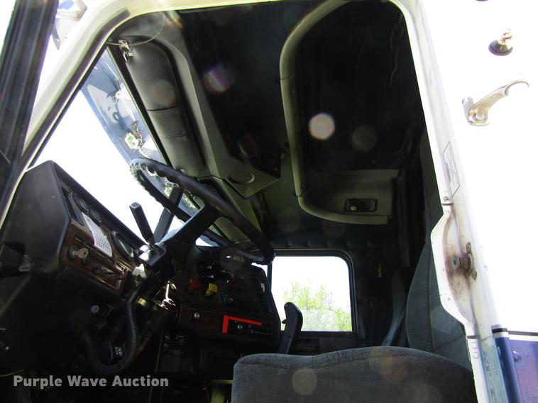 image for item DB4938 1996 Freightliner FLD semi truck