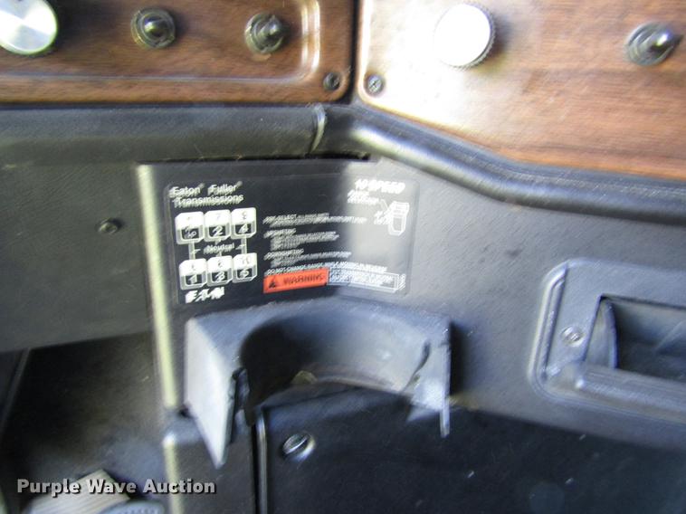 image for item DB4938 1996 Freightliner FLD semi truck