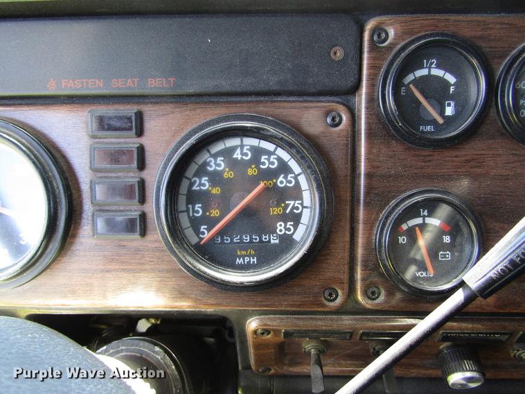 image for item DB4938 1996 Freightliner FLD semi truck