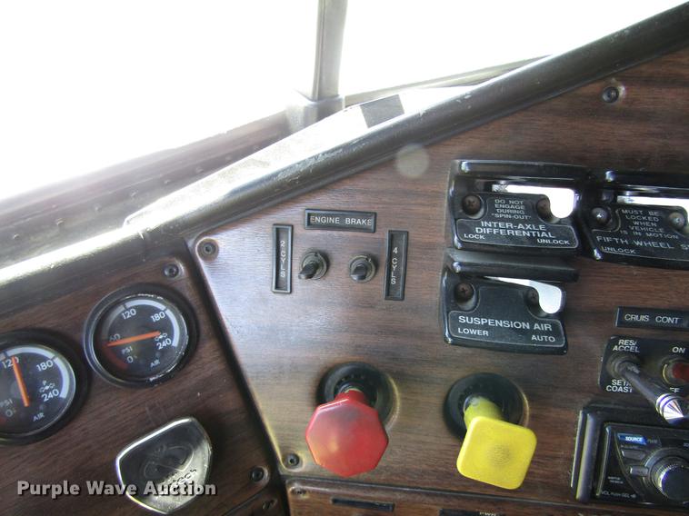 image for item DB4938 1996 Freightliner FLD semi truck