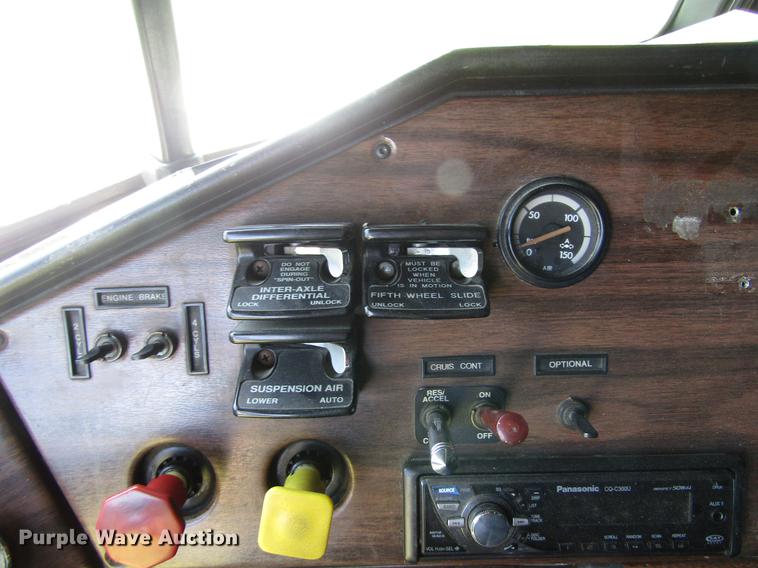 image for item DB4938 1996 Freightliner FLD semi truck