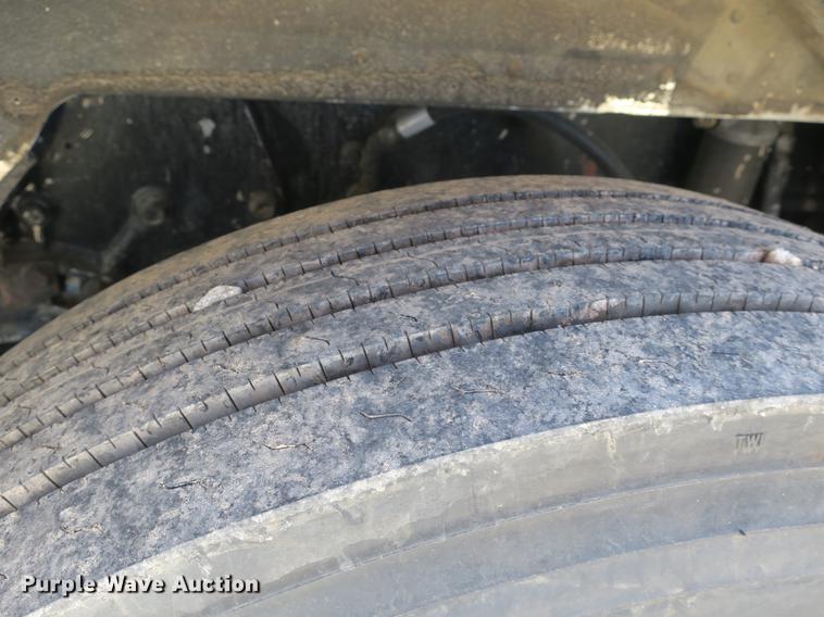 image for item DB8754 1984 Peterbilt 359 semi truck