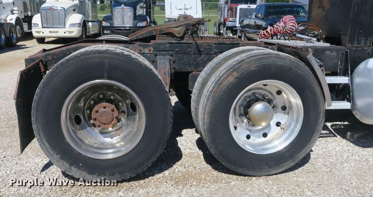 image for item DB8754 1984 Peterbilt 359 semi truck