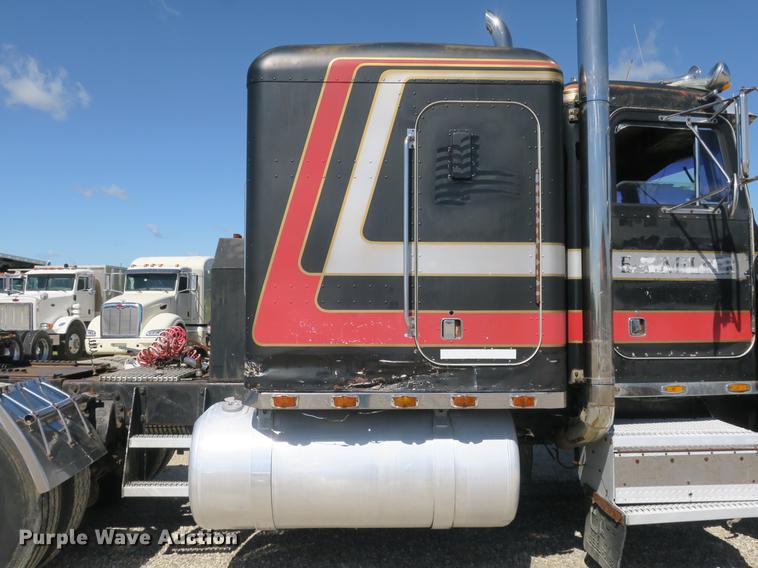 image for item DB8754 1984 Peterbilt 359 semi truck