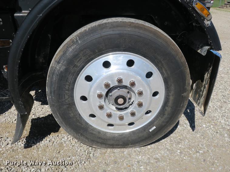 image for item DB8754 1984 Peterbilt 359 semi truck