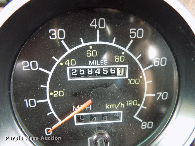 image for item DB9642 2005 Kenworth T800 semi truck