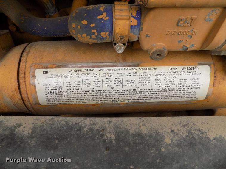 image for item DB9642 2005 Kenworth T800 semi truck