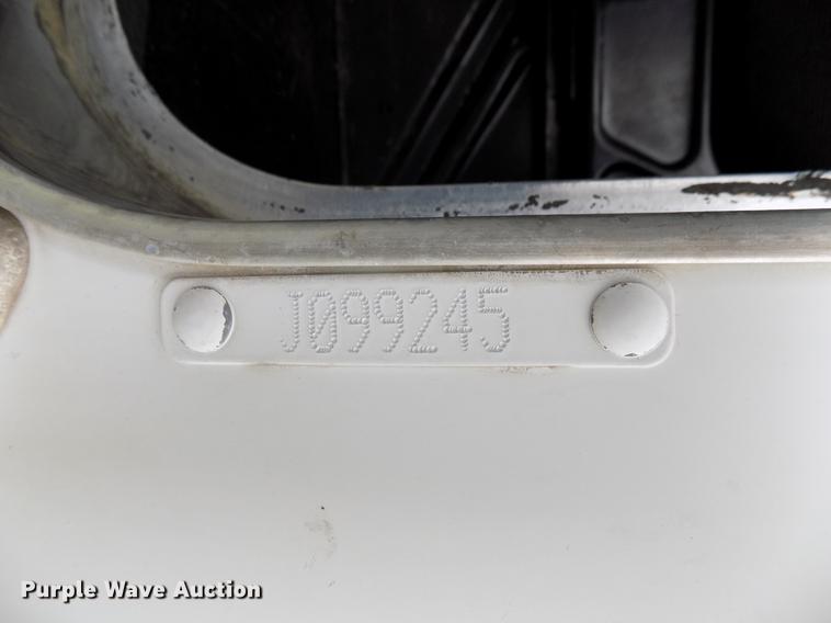 image for item DB9642 2005 Kenworth T800 semi truck