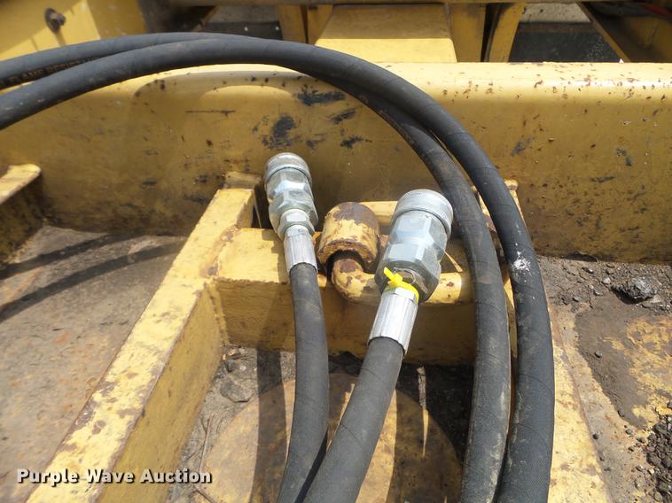 image for item DC4556 2007 Etnyre lowboy equipment trailer