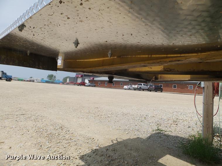 image for item DC4556 2007 Etnyre lowboy equipment trailer