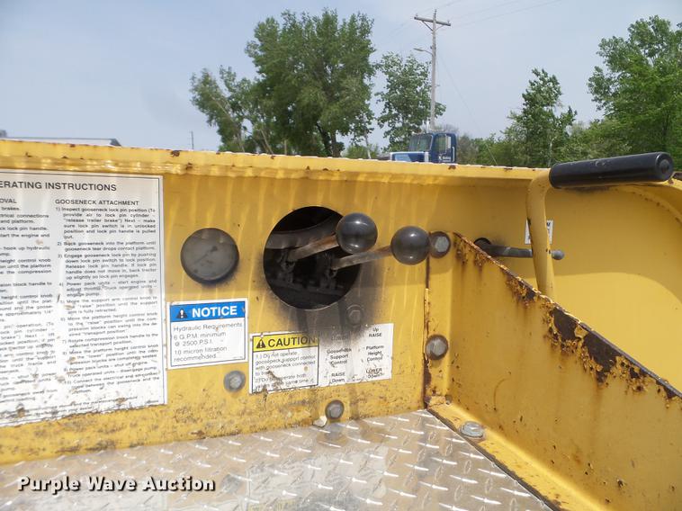 image for item DC4556 2007 Etnyre lowboy equipment trailer
