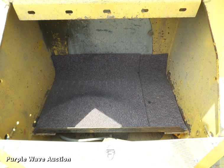 image for item DC4556 2007 Etnyre lowboy equipment trailer