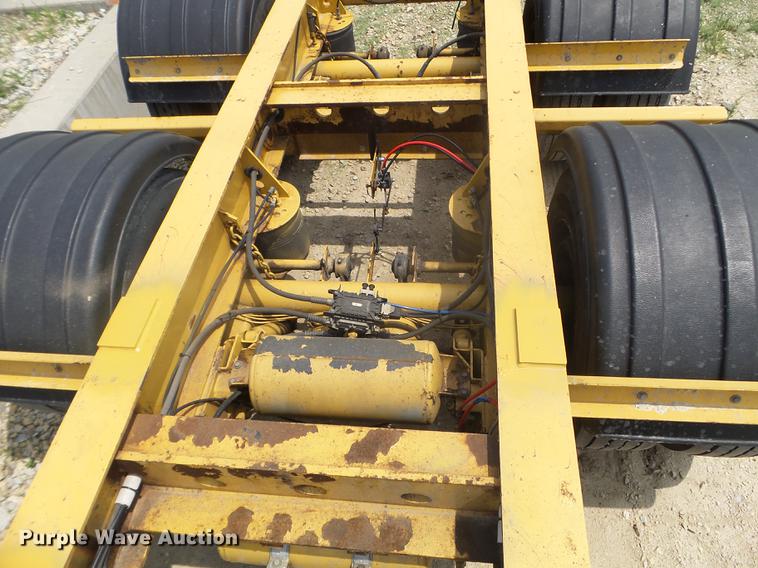 image for item DC4556 2007 Etnyre lowboy equipment trailer