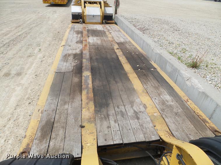 image for item DC4556 2007 Etnyre lowboy equipment trailer