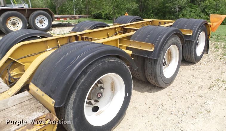 image for item DC4556 2007 Etnyre lowboy equipment trailer