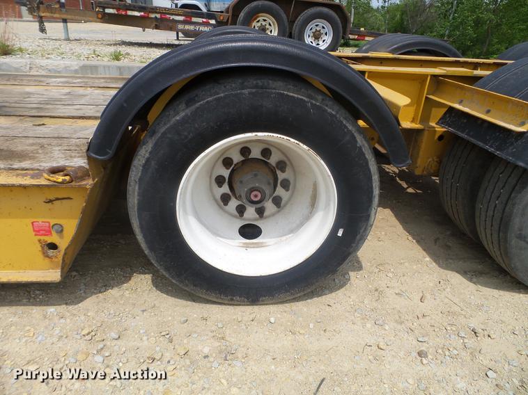 image for item DC4556 2007 Etnyre lowboy equipment trailer