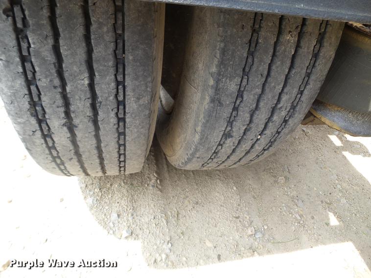 image for item DC4556 2007 Etnyre lowboy equipment trailer