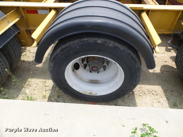 image for item DC4556 2007 Etnyre lowboy equipment trailer