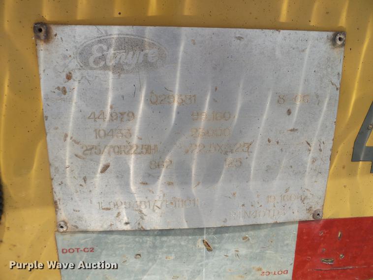 image for item DC4556 2007 Etnyre lowboy equipment trailer