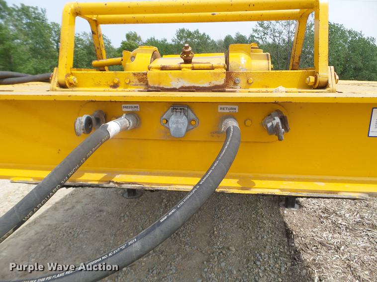 image for item DC4557 2005 Trail King TK110HT-533 drop deck equipment trailer