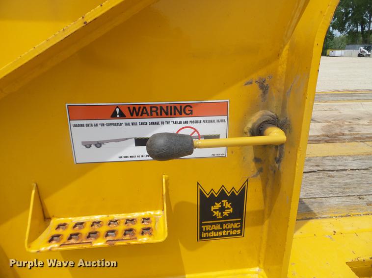 image for item DC4557 2005 Trail King TK110HT-533 drop deck equipment trailer