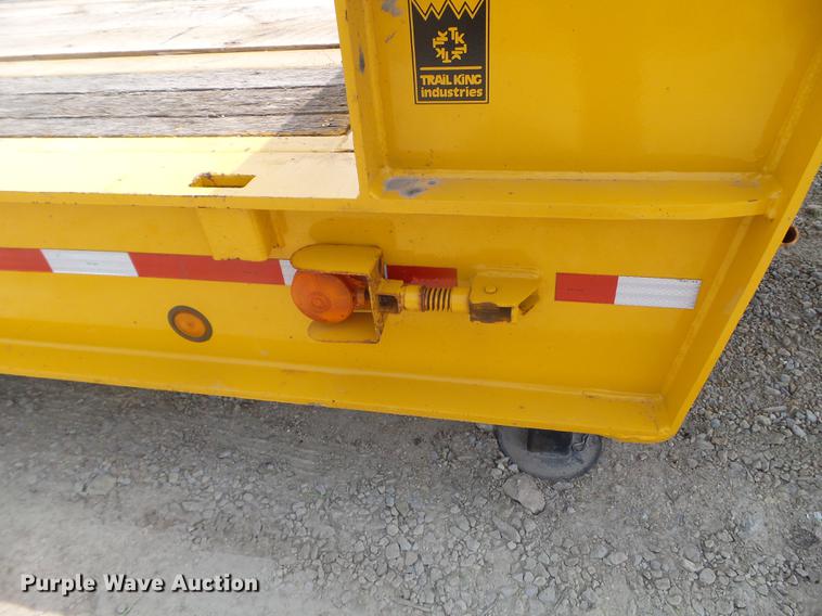image for item DC4557 2005 Trail King TK110HT-533 drop deck equipment trailer