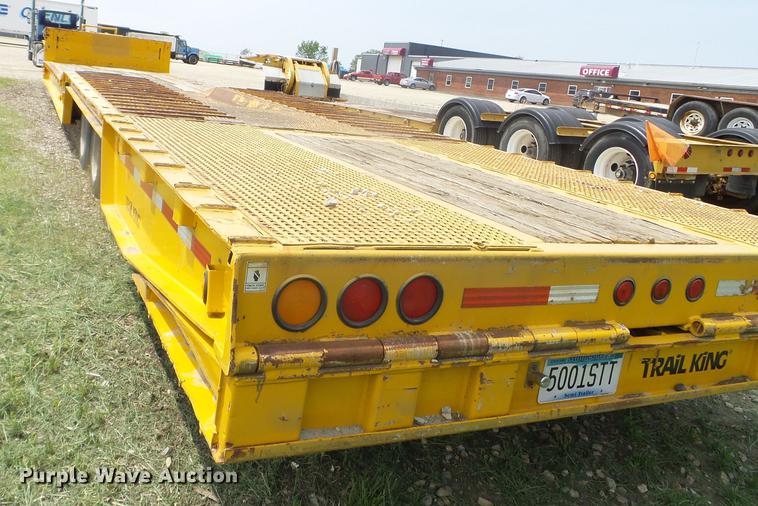 image for item DC4557 2005 Trail King TK110HT-533 drop deck equipment trailer