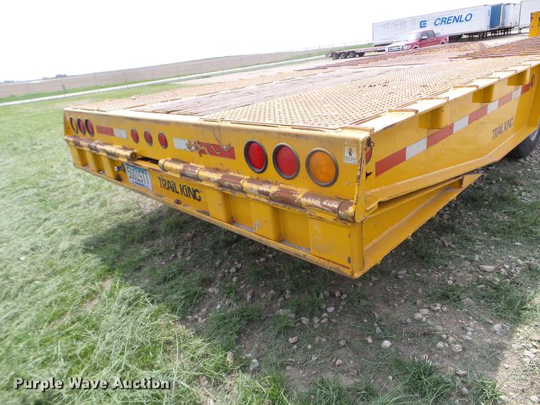 image for item DC4557 2005 Trail King TK110HT-533 drop deck equipment trailer