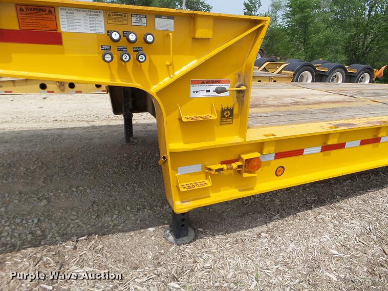 image for item DC4557 2005 Trail King TK110HT-533 drop deck equipment trailer