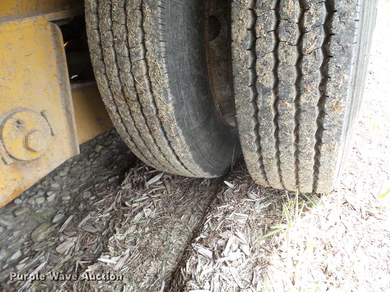 image for item DC4557 2005 Trail King TK110HT-533 drop deck equipment trailer