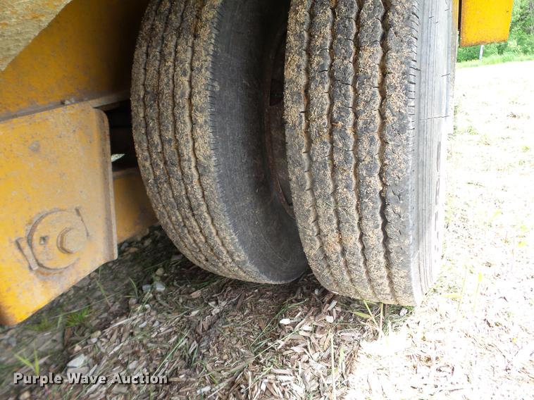 image for item DC4557 2005 Trail King TK110HT-533 drop deck equipment trailer