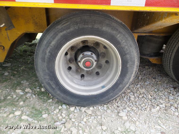 image for item DC4557 2005 Trail King TK110HT-533 drop deck equipment trailer