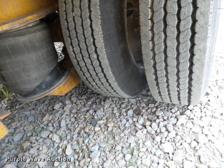 image for item DC4557 2005 Trail King TK110HT-533 drop deck equipment trailer