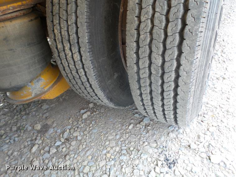 image for item DC4557 2005 Trail King TK110HT-533 drop deck equipment trailer