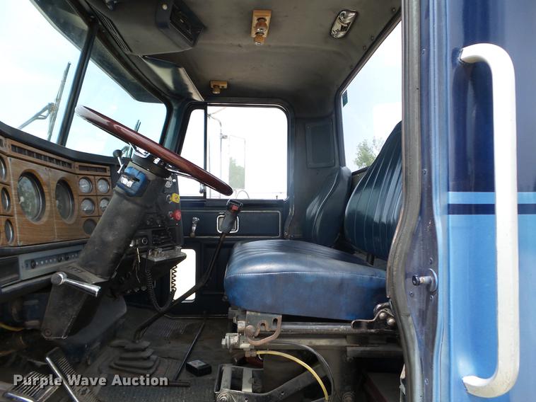 image for item DC4558 1980 GMC Bison semi truck