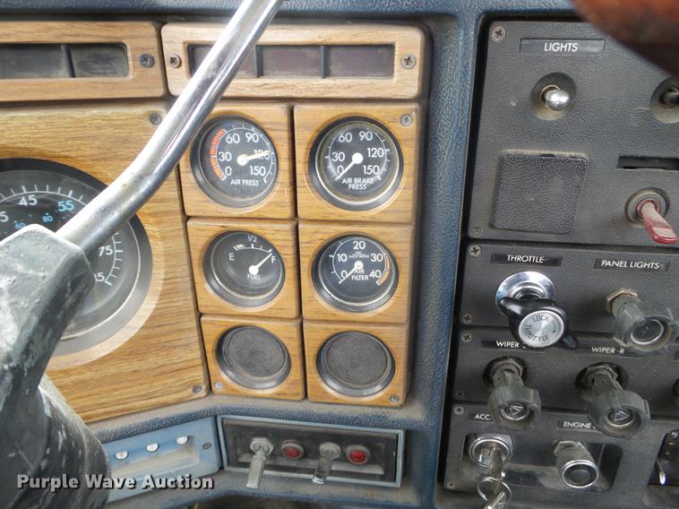 image for item DC4558 1980 GMC Bison semi truck