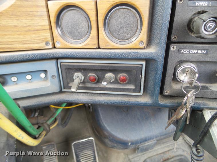 image for item DC4558 1980 GMC Bison semi truck