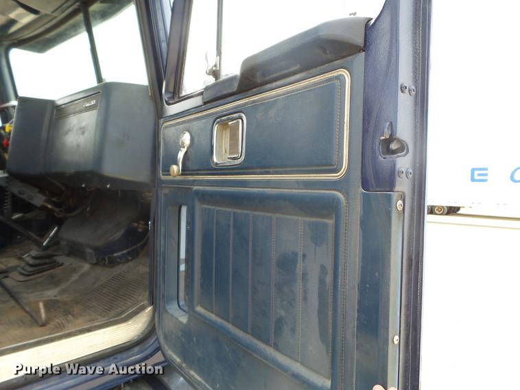 image for item DC4558 1980 GMC Bison semi truck