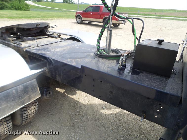 image for item DC4558 1980 GMC Bison semi truck