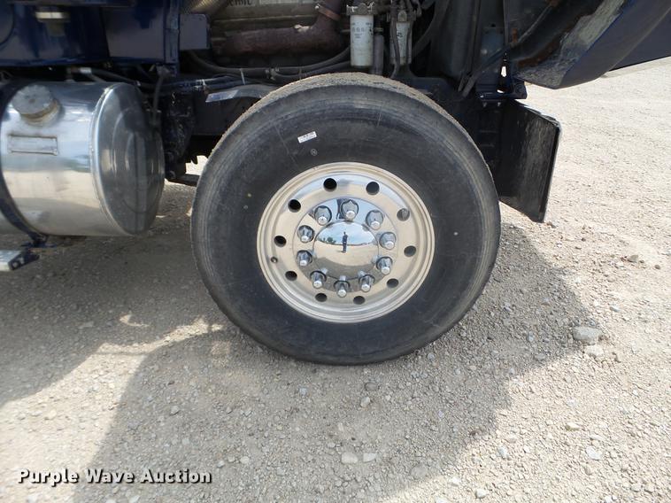 image for item DC4558 1980 GMC Bison semi truck