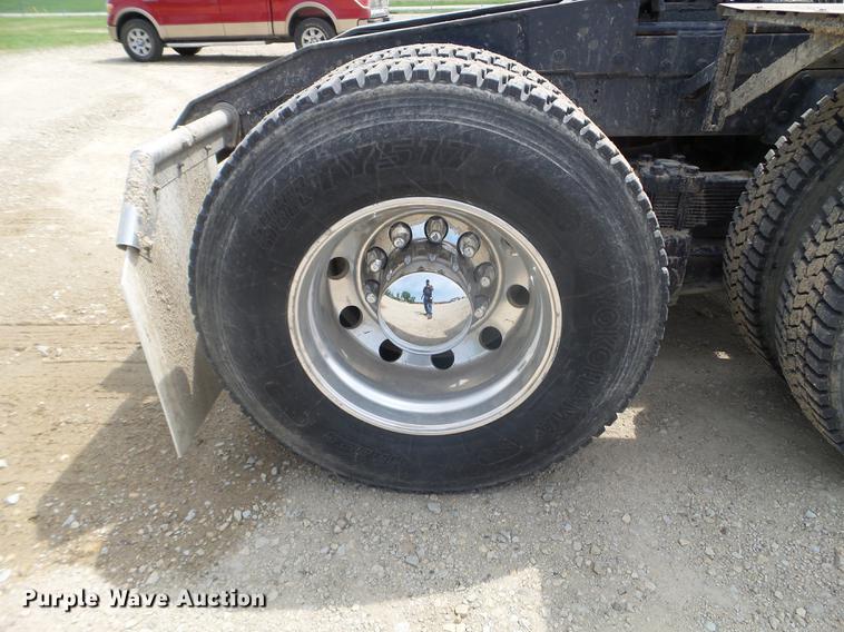 image for item DC4558 1980 GMC Bison semi truck