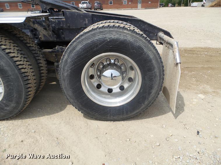 image for item DC4558 1980 GMC Bison semi truck