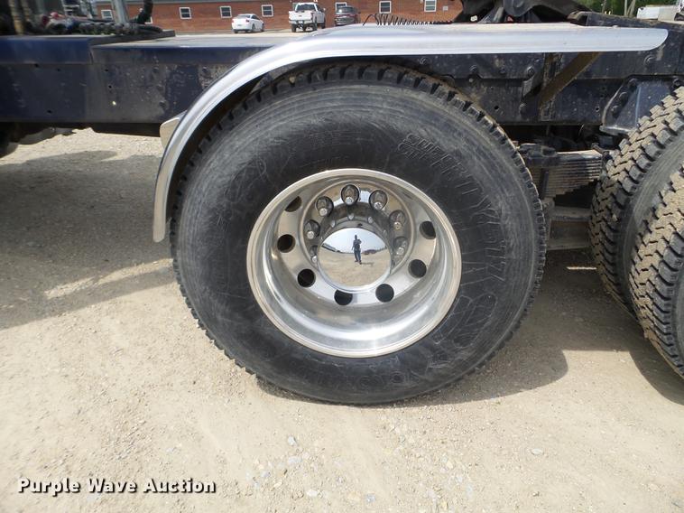 image for item DC4558 1980 GMC Bison semi truck